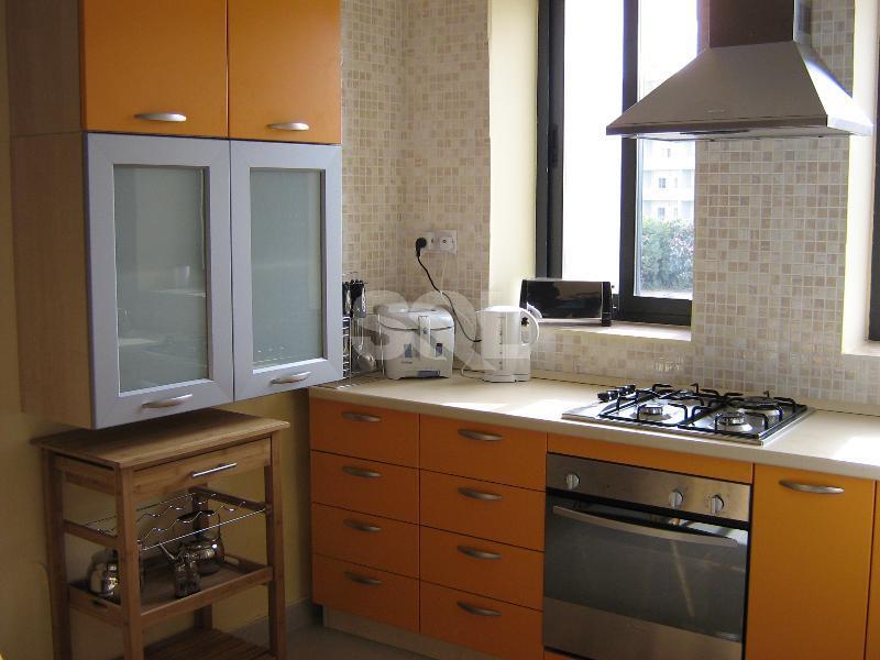 Apartment in Qawra To Rent