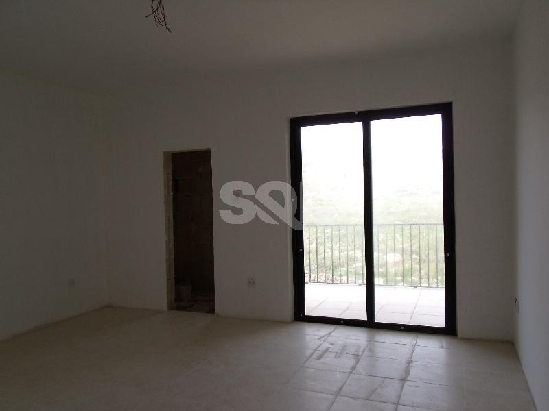 Apartment in Manikata For Sale / To Rent