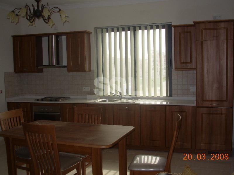 Apartment in Qawra To Rent