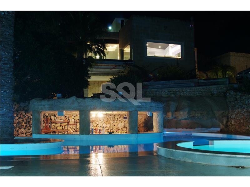 Farmhouse in Bahrija For Sale