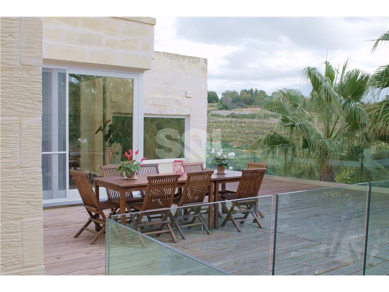 Farmhouse in Bahrija For Sale