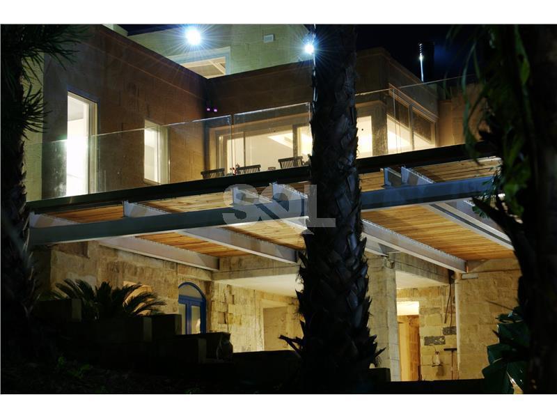 Farmhouse in Bahrija For Sale