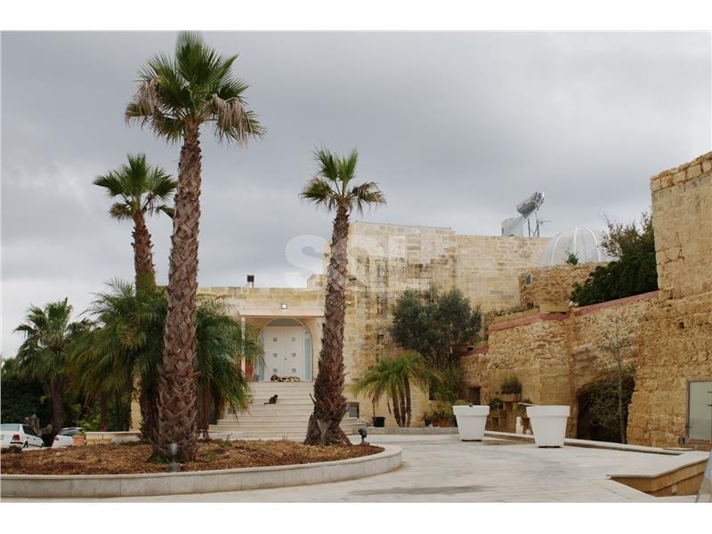 Farmhouse in Bahrija For Sale