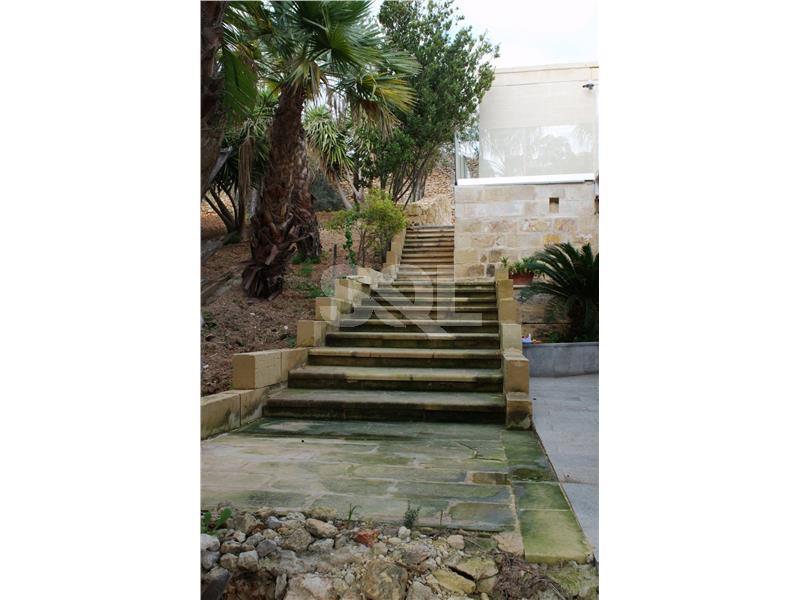 Farmhouse in Bahrija For Sale