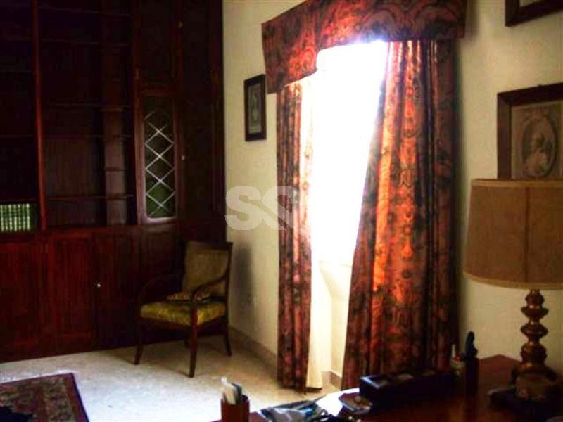 Bungalow in Iklin To Rent