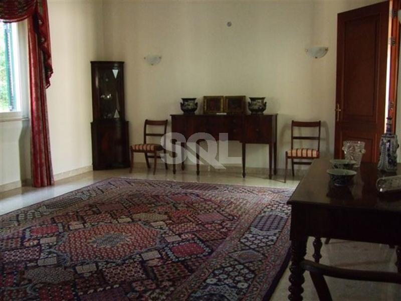 Bungalow in Iklin To Rent