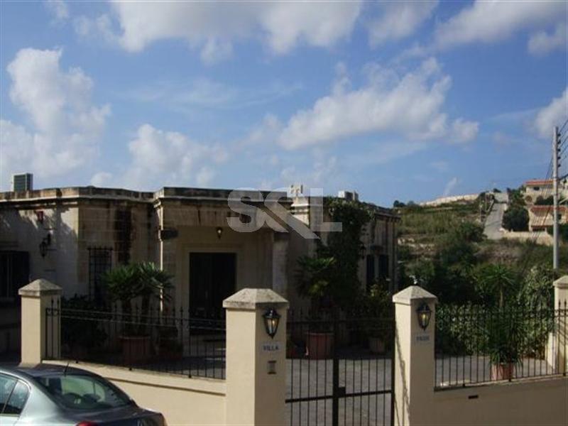 Bungalow in Iklin To Rent