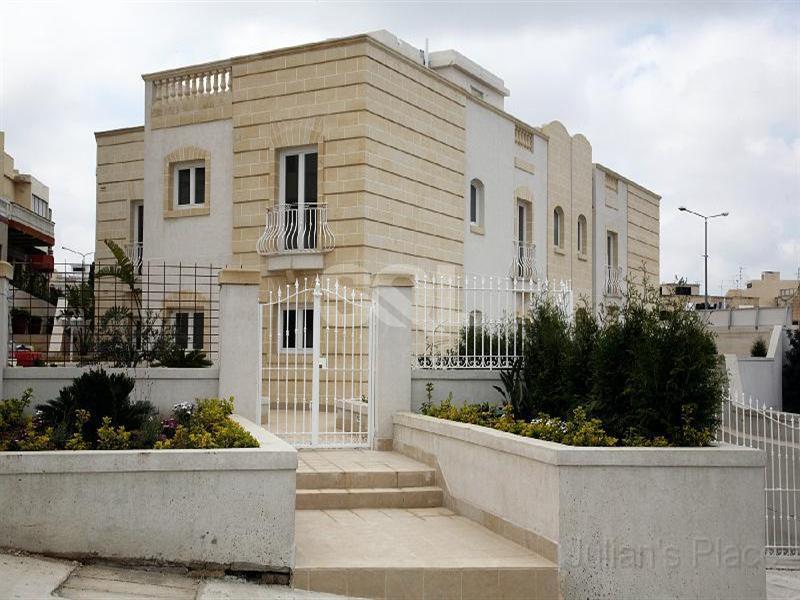 Ground Floor Maisonette in The Gardens To Rent