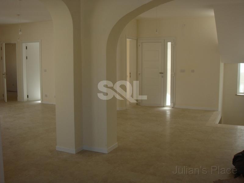 Ground Floor Maisonette in The Gardens To Rent