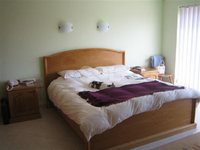 Villa in Madliena To Rent