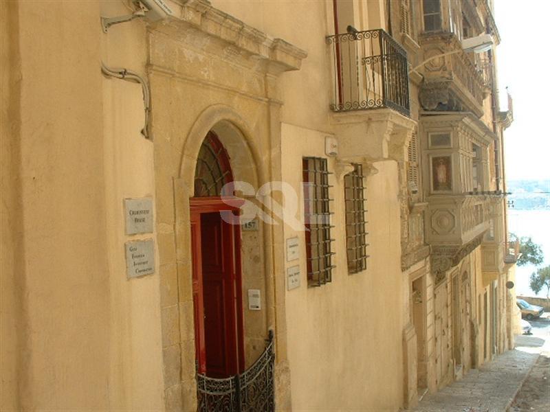 Retail/Catering in Valletta To Rent