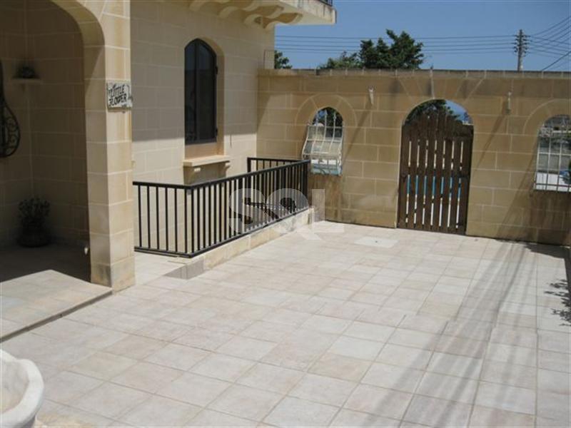 Villa in High Ridge To Rent