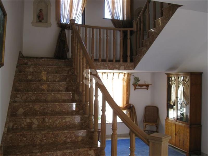 Villa in High Ridge To Rent