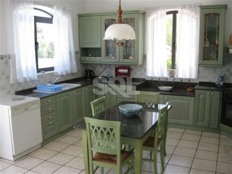 Villa in High Ridge To Rent