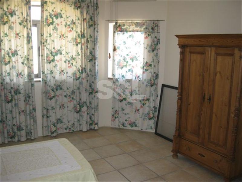 Villa in High Ridge To Rent