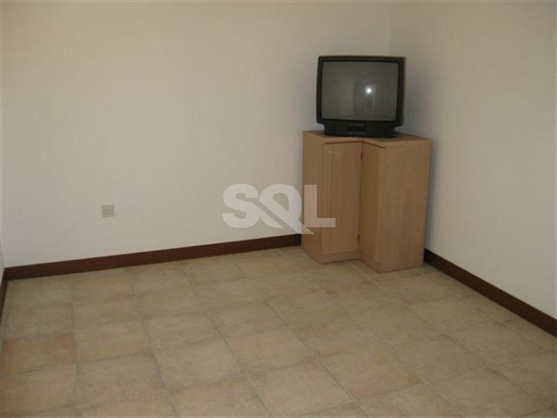 Villa in High Ridge To Rent