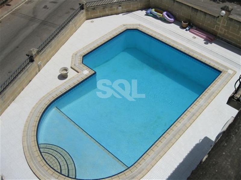 Villa in High Ridge To Rent