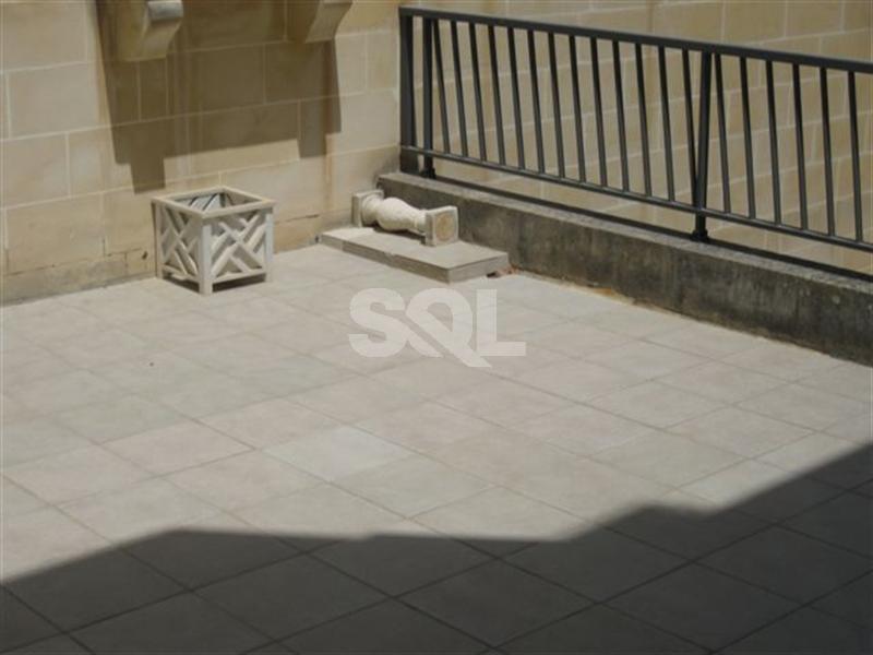 Villa in High Ridge To Rent