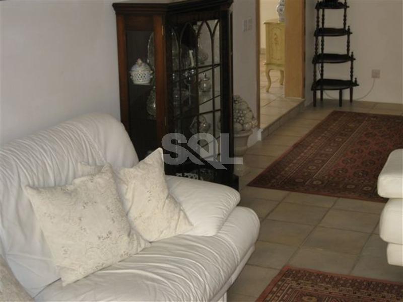 Villa in High Ridge To Rent