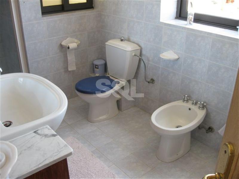 Villa in High Ridge To Rent