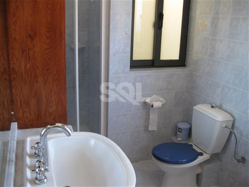 Villa in High Ridge To Rent