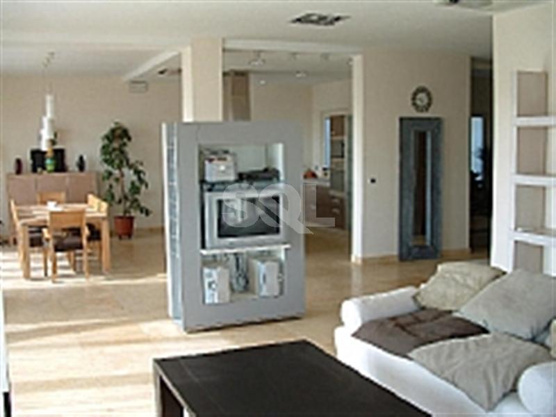 Penthouse in Portomaso To Rent