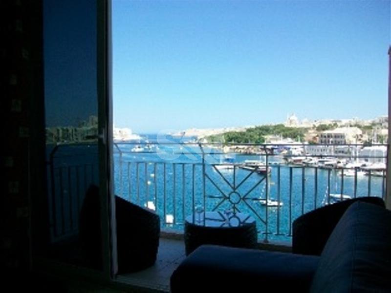 Apartment in Gzira To Rent