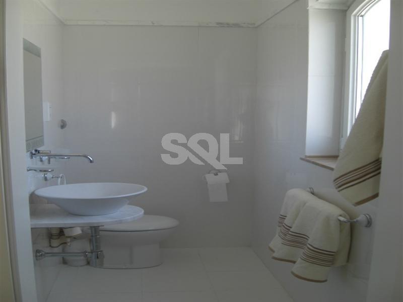 1st Floor Maisonette in The Gardens To Rent