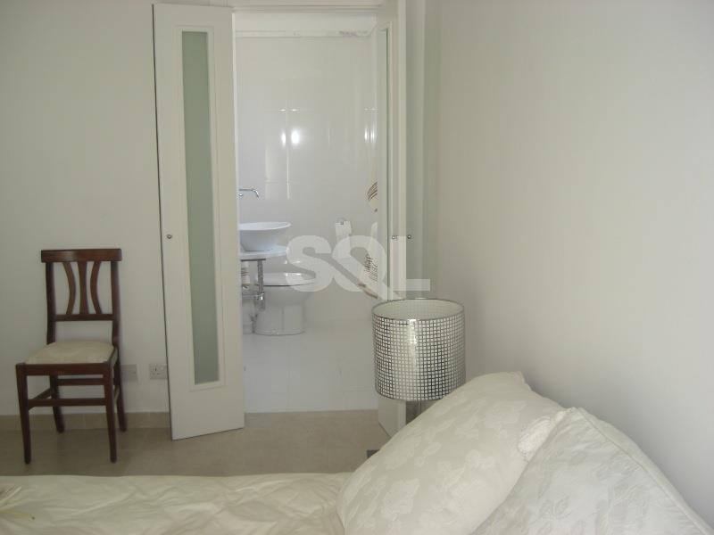 1st Floor Maisonette in The Gardens To Rent