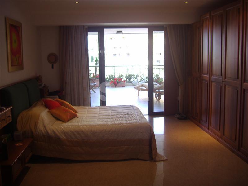 Apartment in Portomaso To Rent