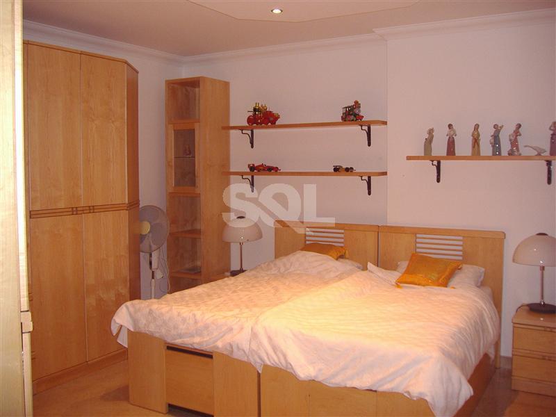 Apartment in Portomaso To Rent