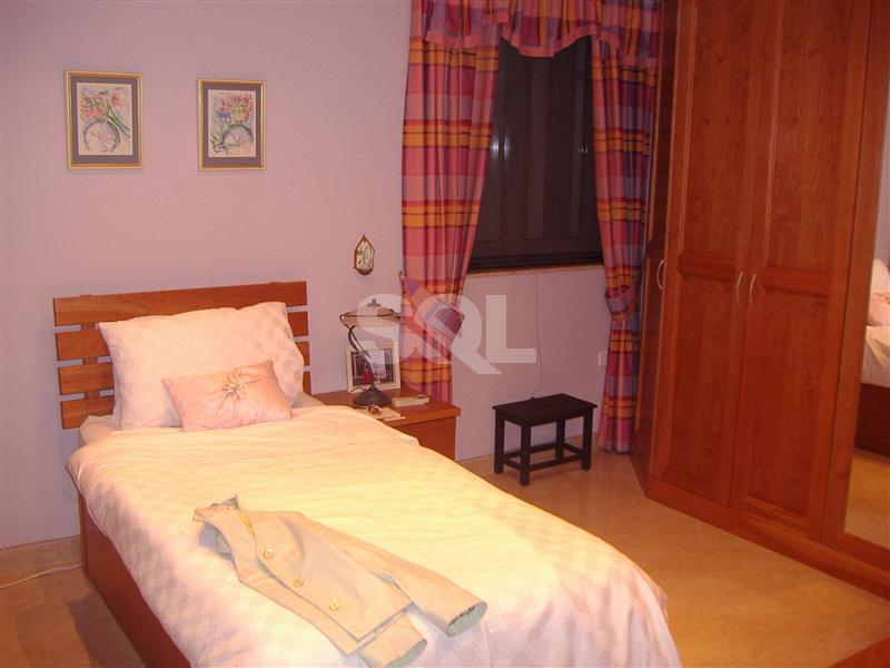 Apartment in Portomaso To Rent
