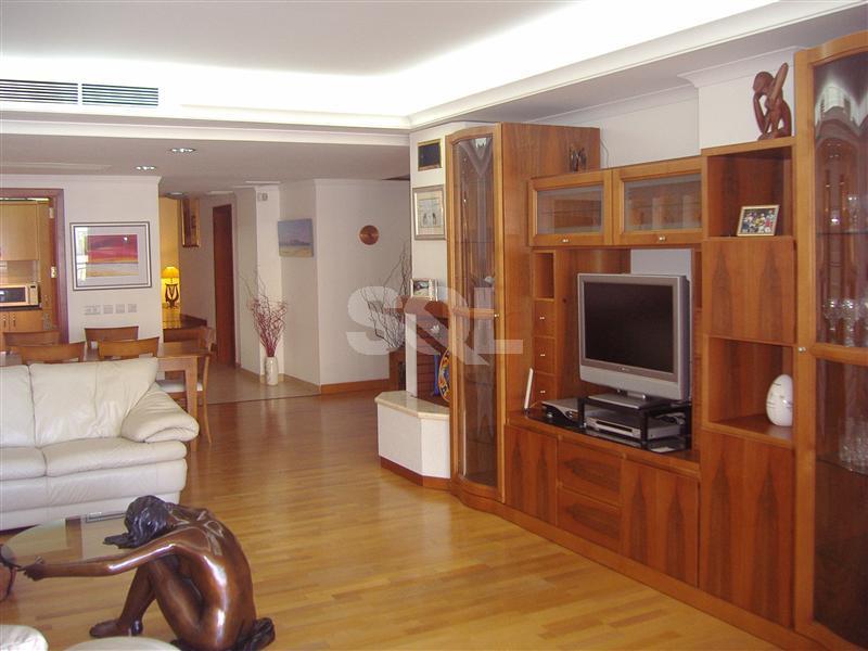 Apartment in Portomaso To Rent