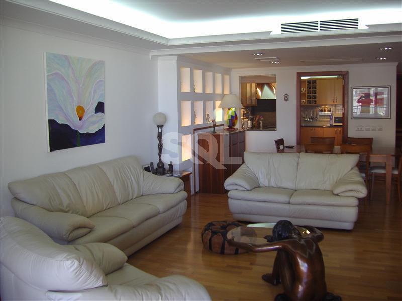 Apartment in Portomaso To Rent