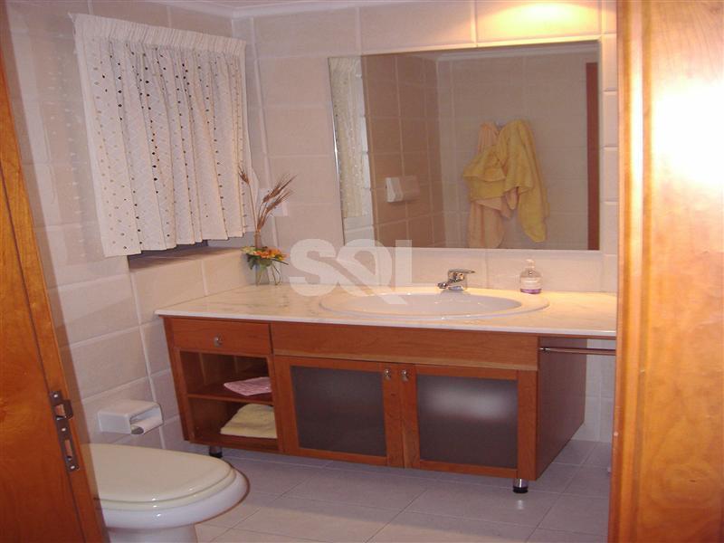 Apartment in Portomaso To Rent