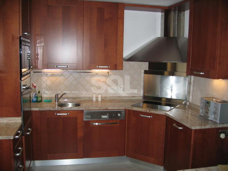 Apartment in Portomaso To Rent