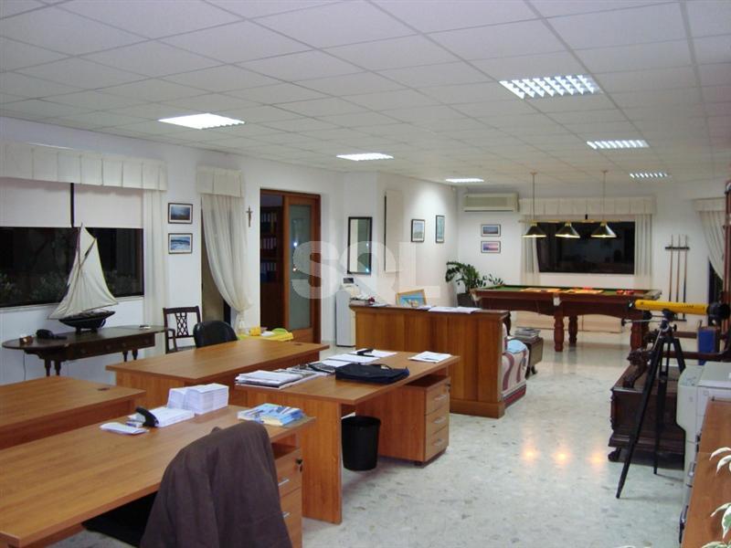 Office in Naxxar To Rent