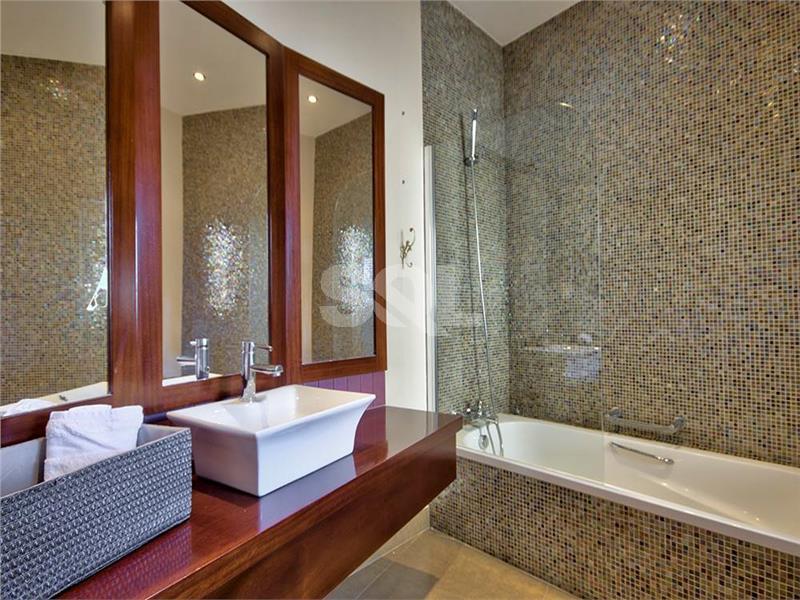 Penthouse in Sliema To Rent