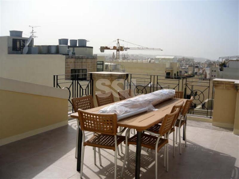 Penthouse in Sliema To Rent
