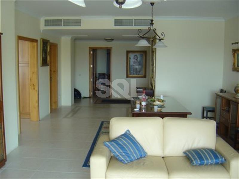 Apartment in Portomaso To Rent