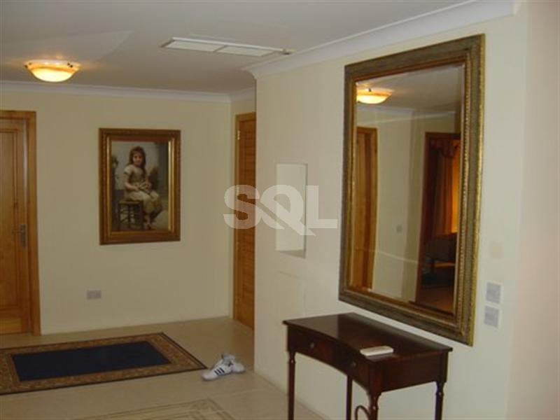 Apartment in Portomaso To Rent