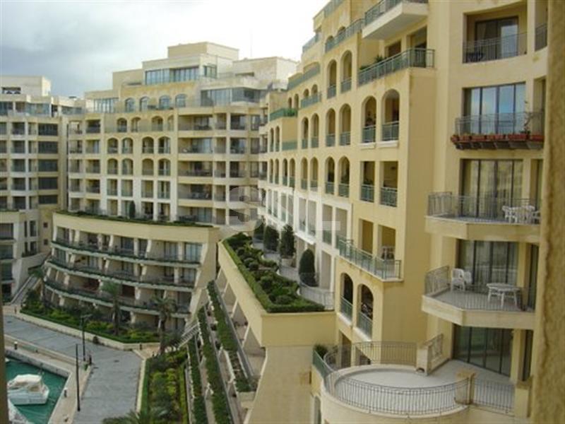 Apartment in Portomaso To Rent