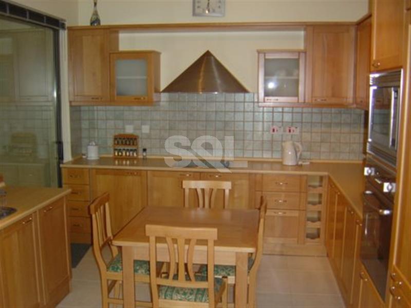Apartment in Portomaso To Rent