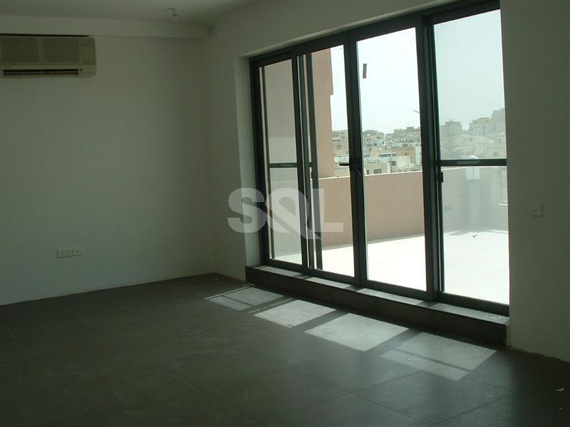 Penthouse in Sliema To Rent