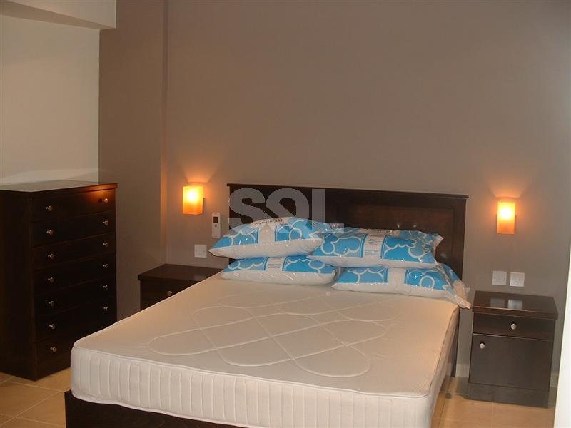 Apartment in Portomaso To Rent