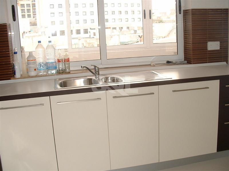 Penthouse in Sliema To Rent