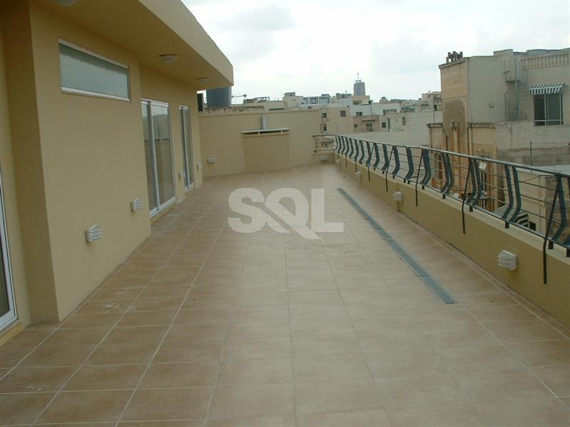 Penthouse in Sliema To Rent