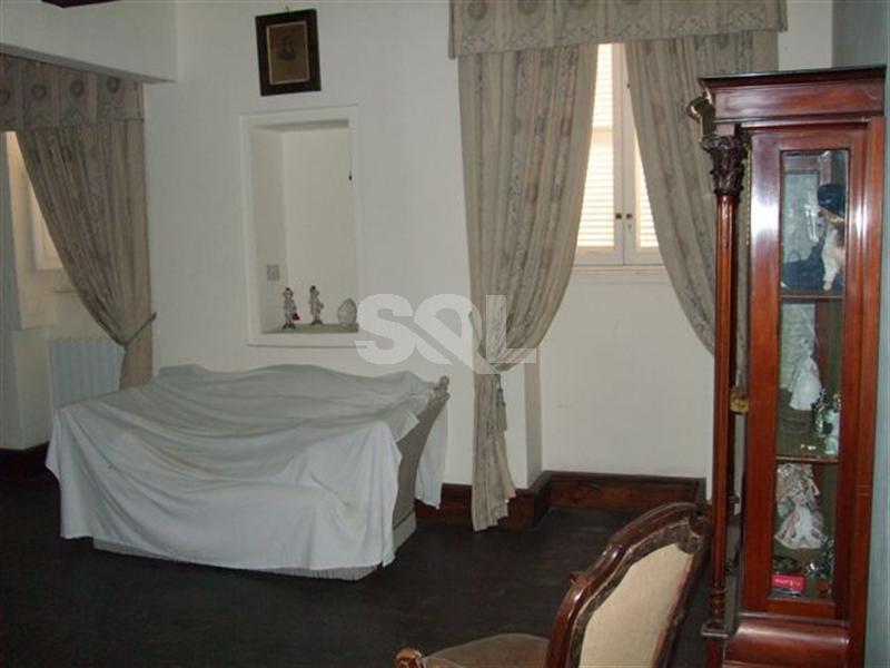 Palazzo in Attard To Rent