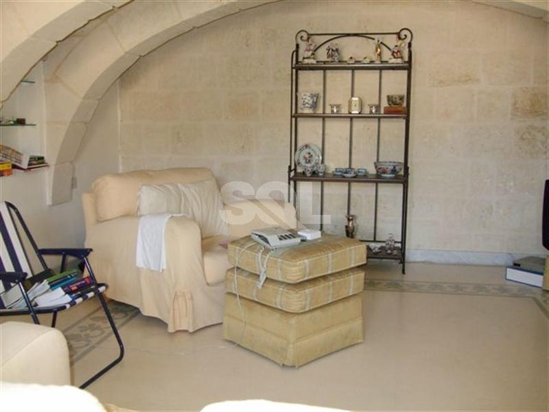 Palazzo in Attard To Rent