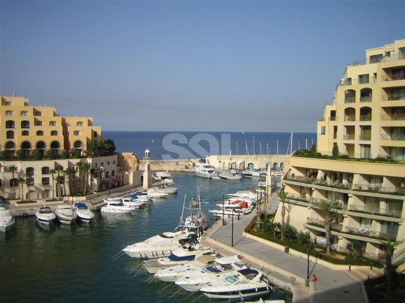 Apartment in Portomaso To Rent